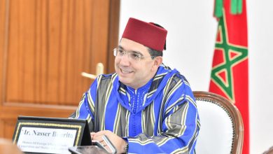 صورة وزارة الخارجية تبارك لممثل المغرب التتويج بالكونفدرالية أمام الفريق الجزائري