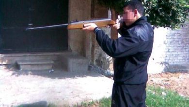 صورة ببندقية صيد ايضا .. شخص يقتل زوجته واخيه وابن اخيه نواحي سطات