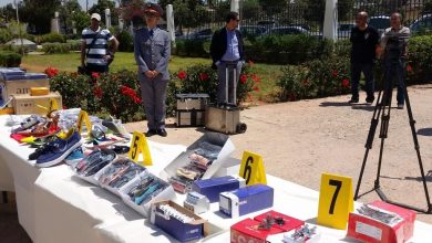 صورة درك المحمدية يداهم مستودعا عشوائيا لتخزين المواد المهربة من دول اجنبيه