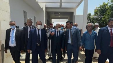 صورة آيت الطالب يدشن مركزا صحيا بسيدي بطاش لتقليص الفوارق الاجتماعية في الوسط القروي
