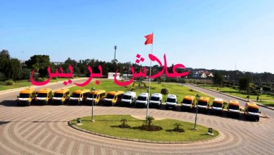 صورة تسليم حافلات للنقل المدرسي وسيارات للإسعاف لجماعات بإقليم بنسليمان