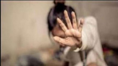 صورة شخصان أحدهما ستيني يغتصبان قاصرا بإقليم الحوز