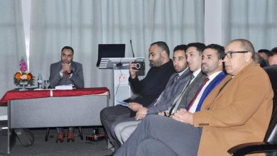 صورة ابن اقليم بنسليمان ابراهيم عزيزي ينال شهادة الدكتوراه في القانون الخاص بميزة مشرف جدا
