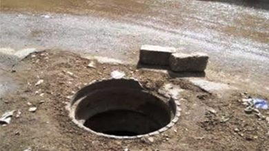 صورة التحقيق في ظروف مقتل شرطي عثر على جثته متفحمة ملقاة قي قناة للصرف الصحي