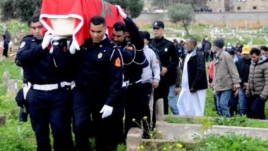 صورة توقيف أربعة أشخاص للاشتباه بتورطهم في حرق شرطي الرحمة