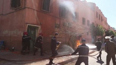 صورة بالفيديو…سيدة تحاول تفجير منزلها بعد امتناعها عن تنفيذ قرار الإفراغ بمراكش