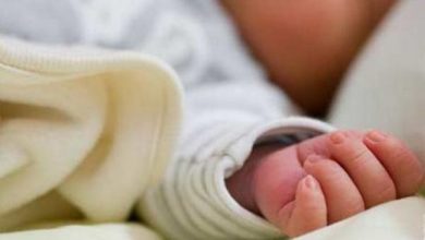 صورة أب ينهي حياة رضيعه بطريقة مأساوية نواحي القنيطرة