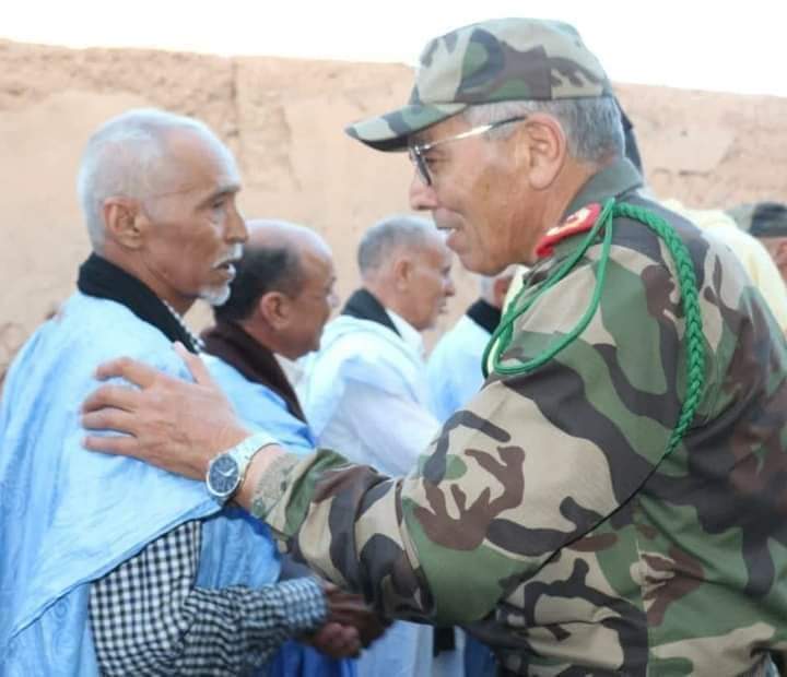 الجنرال دو ديڤيزيون محمد مقبوب يقدم التعازي لأهل الفقيد
