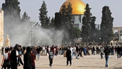 صورة اقتحام باحات المسجد الأقصى والاعتداء على المصلين وإدانة عربية من المغرب والسعودية ومصر والأردن