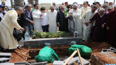 صورة تشييع جثمان الكاتب والصحفي الراحل خليل الهاشمي الادريسي المدير العام لوكالة المغرب العربي للأنباء