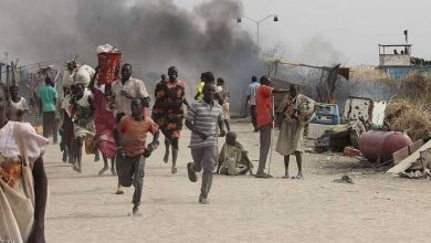 صورة السودان : استمرار المعارك في أول أيام العيد والاتحاد الاوروبي يعد خططا لعمليات إجلاء محتملة من السودان وصحفي سوداني يتساءل هل سيعود الإسلاميين إلى الحكم