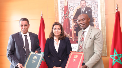 صورة توقيع مذكرة تفاهم بين اللجنة الإفريقية للطاقة النووية والمركز الوطني للطاقة والعلوم والتقنيات النووية