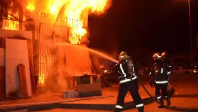 صورة الدارالبيضاء…اندلاع حريق بمستودع يستنفر عناصر الوقاية المدنية لإخماده
