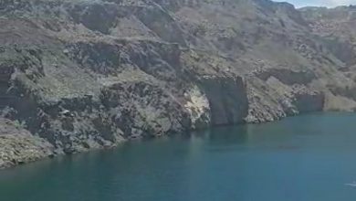 صورة مقالع الحجارة ربح للأغنياء و سجن للفقراء