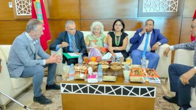 صورة اعلاميين وصحفيين اسبان في زيارة لبوجدور: