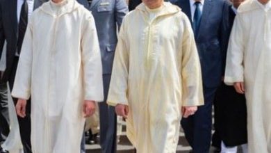 صورة صلاة الاستسقاء بحضور ولي العهد الأمير مولاي الحسن والأمير مولاي رشيد بالمسجد الأعظم في الرباط