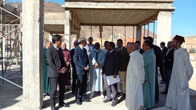 صورة عامل إقليم طاطا يعطي إنطلاقة مشاريع كبرى بجماعة تمنارت بمناسبة ذكرى تقديم وثيقة المطالبة بالاستقلال.