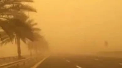صورة نشرة إنذارية: هبات رياح قوية مع تطاير للغبار من الجمعة إلى الأحد بعدد من مناطق المملكة