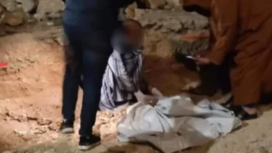 صورة تحقيقات بعد اكتشاف 3 جماجم وعظام بشرية بورش بالداخلة