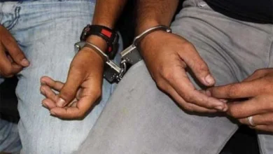 صورة توقيف ثلاث عناصر من القوات العمومية بعد وقوعهم في المحظور