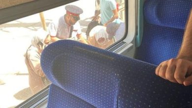 صورة هجوم بالحجارة على قطار بمدخل مدينة مكناس