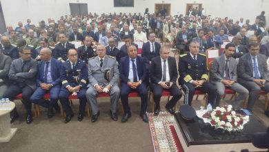 صورة سيدي سليمان : عامل الإقليم يترأس مراسيم الإنصات للخطاب الملكي السامي بمناسبة الذكرى 49 للمسيرة الخضراء المظفرة .