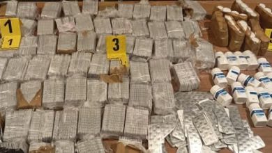 صورة توقيف ثلاثة أشخاص من عائلة واحدة حاولوا تهريب 64080 قرص مخدر بميناء طنجة