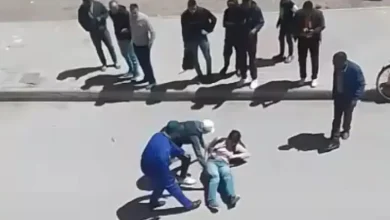 صورة توقيف طالب طعن أستاذته في آرفود