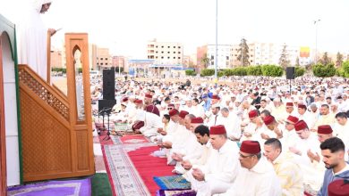 صورة عامل إقليم سيدي سليمان ادريس روبيو يؤدي صلاة عيد الأضحى وسط أجواء روحانية مميزة
