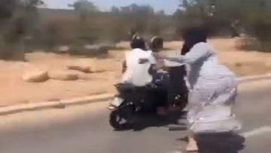 صورة توقيف ثلاثة أشخاص متورطين في سرقة هواتف المصطافين بتغازوت
