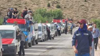 صورة مسيرة جماعية حاشدة… سكان “ايت بوكماز” يقطعون 50 كلم على الأقدام احتجاجا على أوضاعهم المزرية