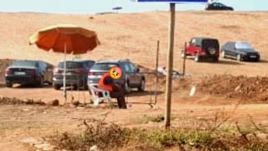 صورة شاطئ إيدن ببوزنيقة بين وعود مجانية الباركينغ وواقع الفوضى غير القانونية