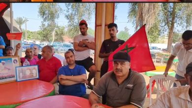 صورة وقفة احتجاجية لتجار السوق البلدي القديم ببنسليمان تعكس أزمة الترحيل والحقوق المهددة