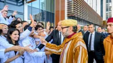 صورة الملك محمد السادس يدشن المركب الاستشفائي الجامعي الدولي محمد السادس للرباط ويعطي تعليماته لافتتاح مركز استشفائي جامعي آخر بأكادير