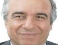 صورة حين ينهض ابنُ امزاب بالفكر… ويصغي الوطن لصوت الحكمة: الدكتور محمد حركات نموذج العالم الذي يمشي والضوء خلفه