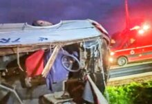 صورة المحمدية.. انقلاب حافلة للمسافرين بعين حرودة يخلف استنفاراً طبياً.