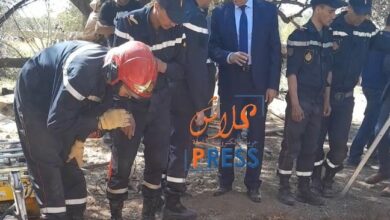 صورة إقليم الفقيه بن صالح… عناصر الوقاية المدنية تنتشل جثة السيدة التي جرفتها سيول وادي أم الربيع فيما لازال البحث عن الزوج المفقود و عامل الإقليم يحثهم على تكثيف الجهود.