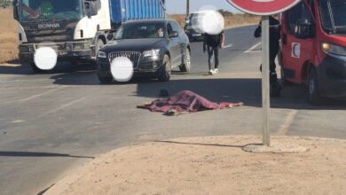 صورة فاجعة طرقية ببنسليمان: حادثة سير مروعة تودي بحياة شاب وتجدد مطالب الحذر والالتزام بقانون السير.