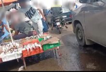 صورة احتلال الملك العمومي بجماعة لالة ميمونة بإقليم القنيطرة يثير الاستياء.. إغلاق طرق وشكاوى متزايدة من الساكنة، فأين دور المجلس الجماعي والسلطات المحلية؟